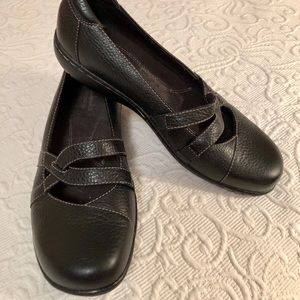 Clarks Ladies leather shoes, size 8